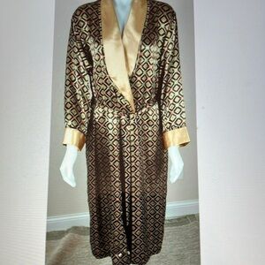 VICTORIA’s SECRET vintage black & gold robe